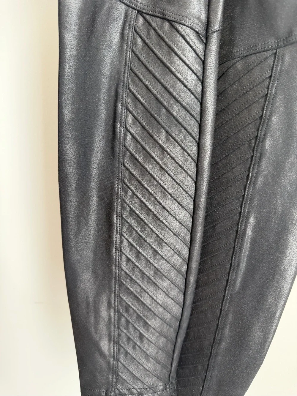 SPANX Faux Leather Moto Leggings Black High Rise Sculpting Size XSmall - Picture 8 of 9